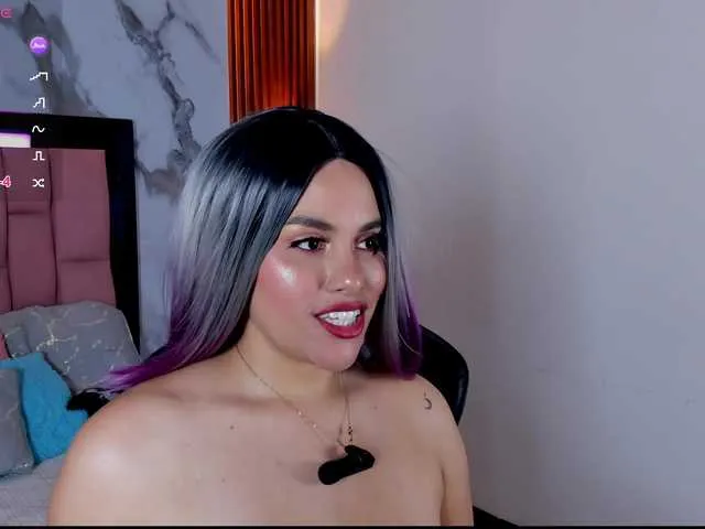Live sex webcam photo for jeen-taylor1 #291188104