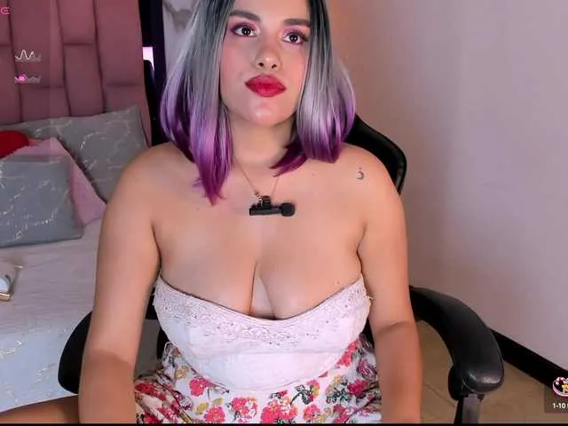 Live sex webcam photo for jeen-taylor1 #291249435