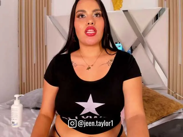 Live sex webcam photo for jeen-taylor1 #291683750