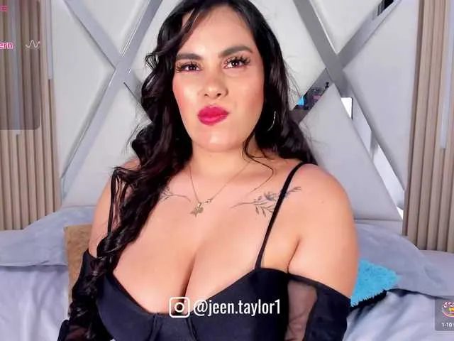 Live sex webcam photo for jeen-taylor1 #291795809