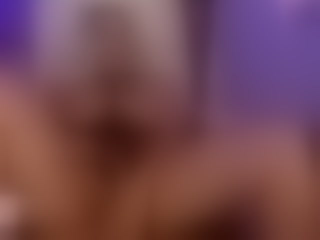 Live sex webcam photo for jeen-taylor1 #292609330
