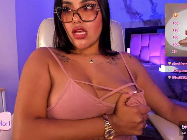 Live sex webcam photo for jeen-taylor1 #292854144