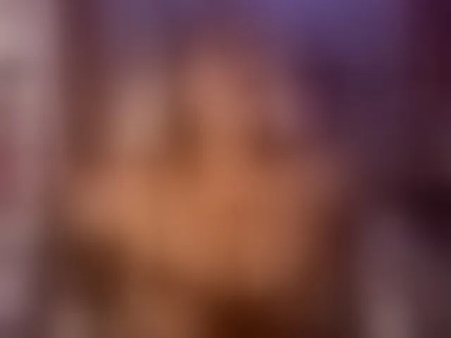 Live sex webcam photo for jeen-taylor1 #293097182