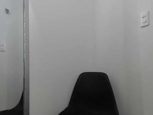 Live sex webcam photo for jeenn3 #272350364