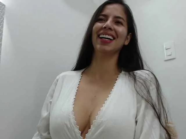 Live sex webcam photo for jeenn3 #272356781