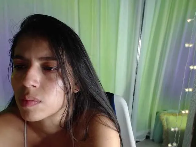 Live sex webcam photo for jeenn3 #273659337