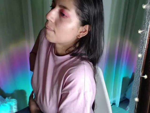 Live sex webcam photo for jeenn3 #273741207
