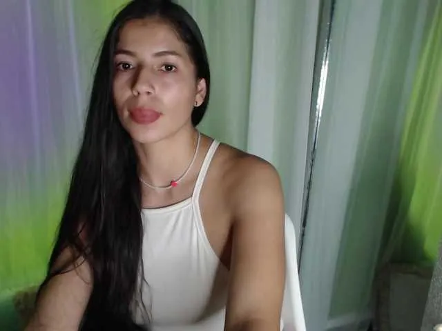 Live sex webcam photo for jeenn3 #273788620