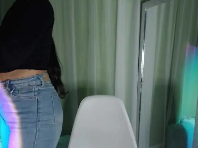 Live sex webcam photo for jeenn3 #273879087