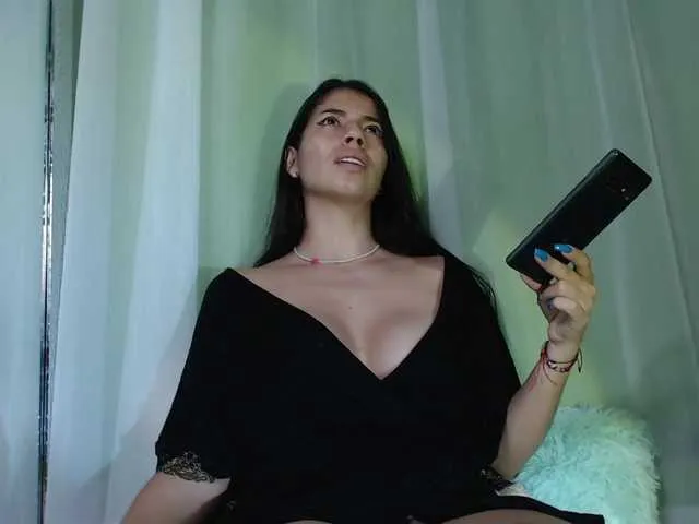 Live sex webcam photo for jeenn3 #274372488
