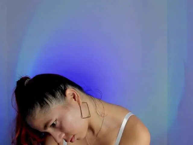Live sex webcam photo for jeenn3 #275479603