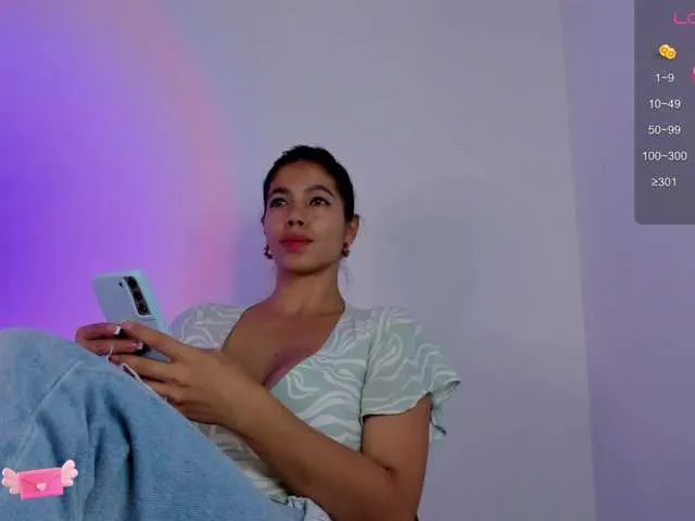 Live sex webcam photo for jeenn3 #277312055