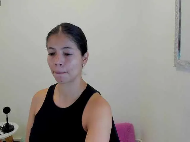 Live sex webcam photo for jeenn3 #277601234