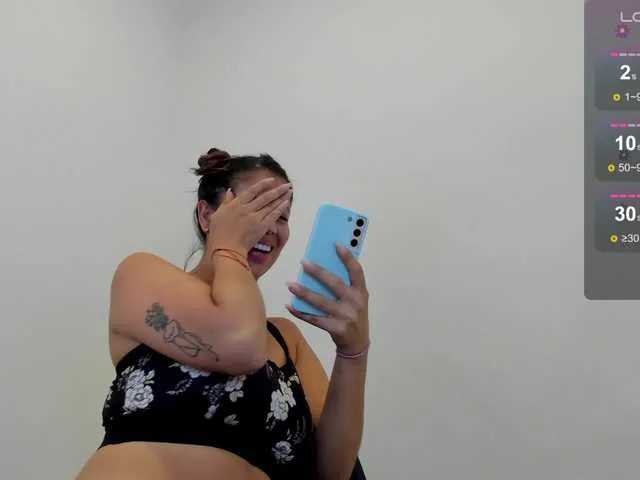Live sex webcam photo for jeenn3 #277864216