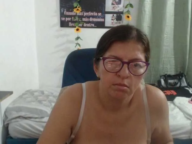 Live sex webcam photo for jellyfishhot #277184984