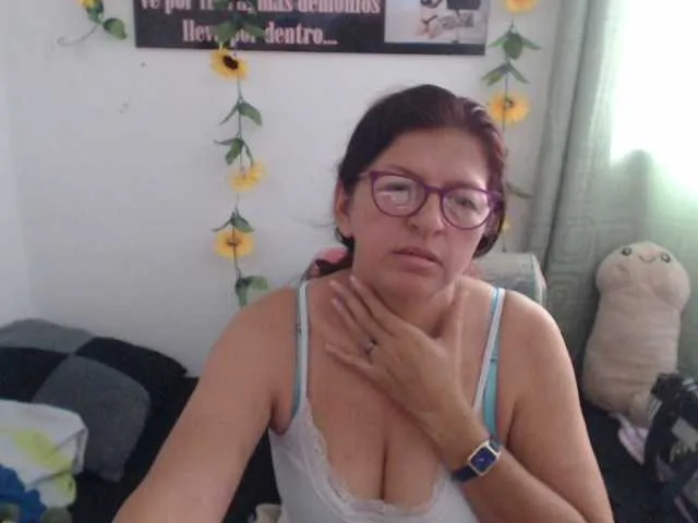 Live sex webcam photo for jellyfishhot #277730649