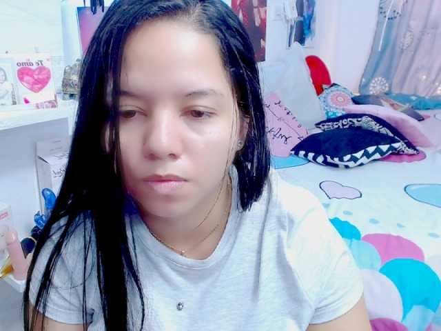 Live sex webcam photo for jelomees-e #274404695