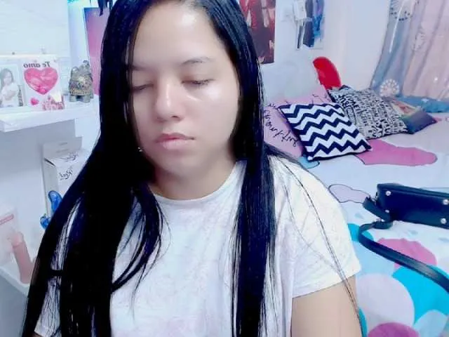 Live sex webcam photo for jelomees-e #274415456