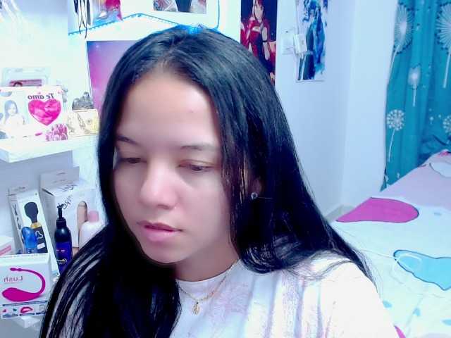 Live sex webcam photo for jelomees-e #274527857