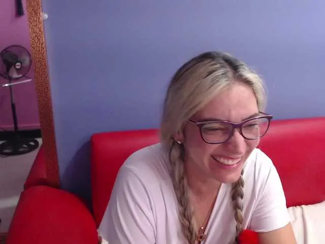 Live sex webcam photo for jeniferblanco #272048871