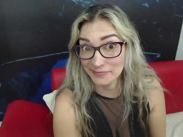 Live sex webcam photo for jeniferblanco #272393489