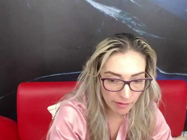 Live sex webcam photo for jeniferblanco #272533675