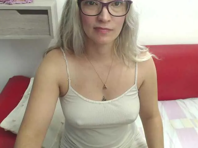 Live sex webcam photo for jeniferblanco #272613600