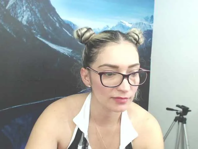 Live sex webcam photo for jeniferblanco #272625467