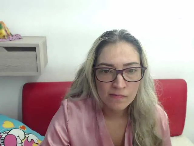 Live sex webcam photo for jeniferblanco #272834940