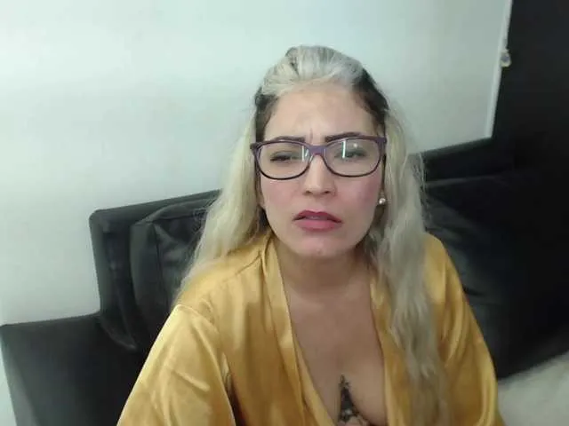 Live sex webcam photo for jeniferblanco #273029205