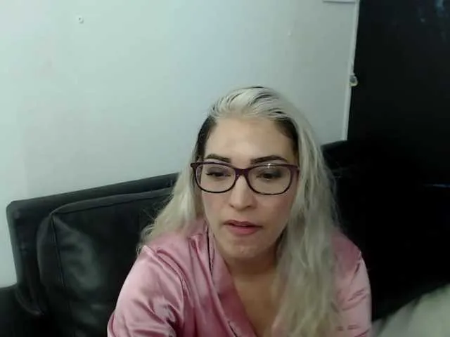 Live sex webcam photo for jeniferblanco #273037691