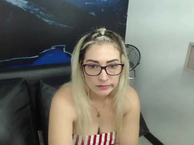 Live sex webcam photo for jeniferblanco #273238481