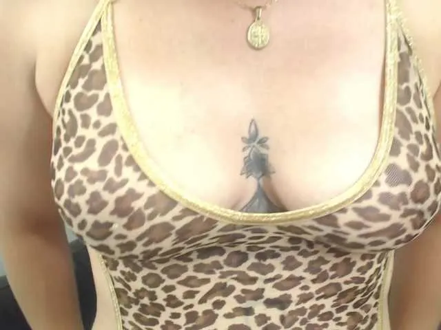 Live sex webcam photo for jeniferblanco #273257648