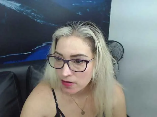 Live sex webcam photo for jeniferblanco #273277649