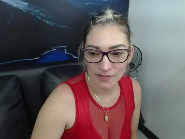 Live sex webcam photo for jeniferblanco #273351841