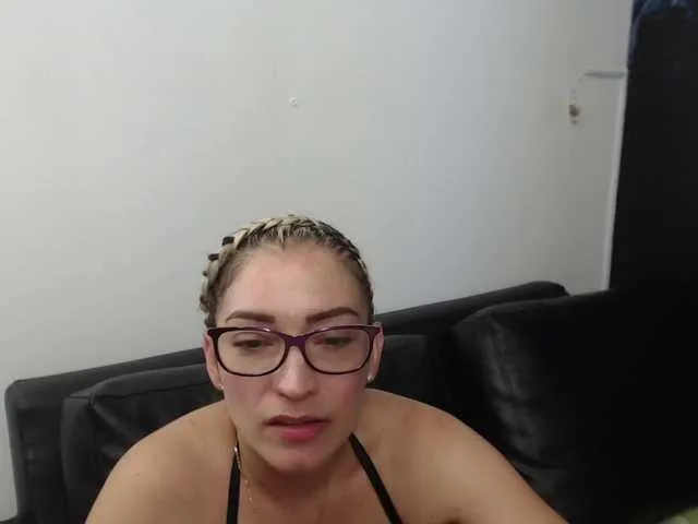 Live sex webcam photo for jeniferblanco #273388087