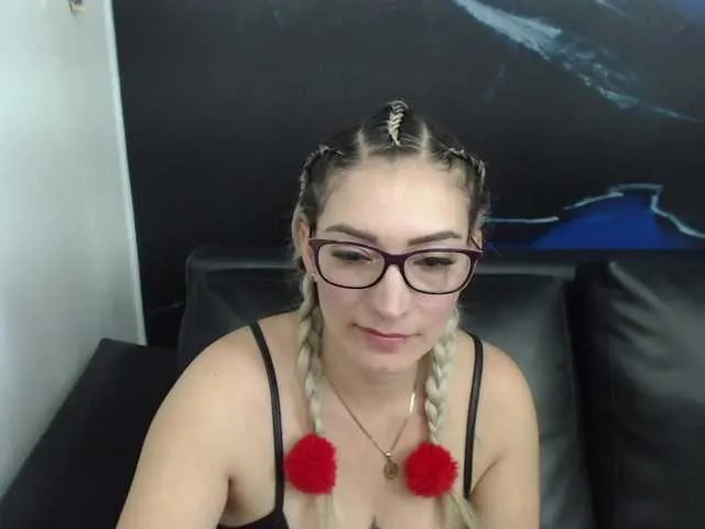 Live sex webcam photo for jeniferblanco #273618941