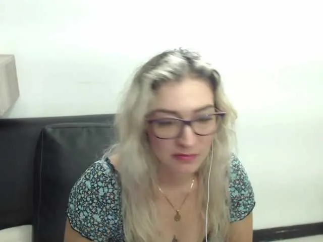 Live sex webcam photo for jeniferblanco #273705738