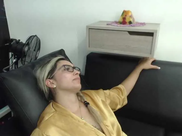 Live sex webcam photo for jeniferblanco #273735973