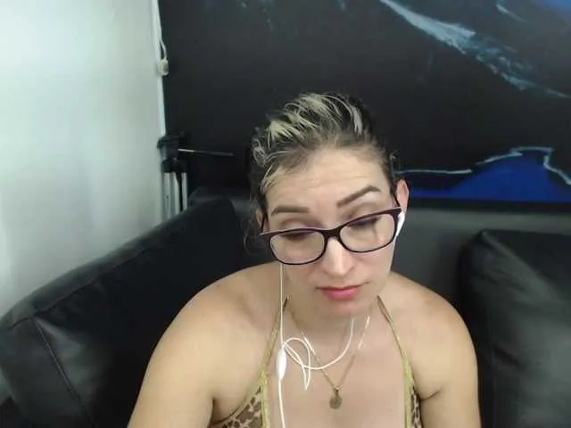 Live sex webcam photo for jeniferblanco #273936302