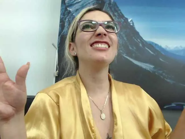 Live sex webcam photo for jeniferblanco #273985013
