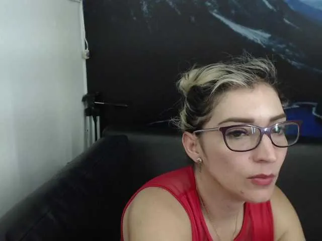 Live sex webcam photo for jeniferblanco #273996956