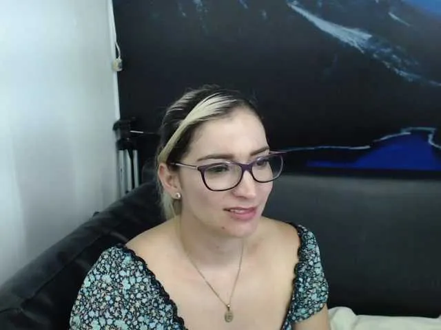 Live sex webcam photo for jeniferblanco #274016569