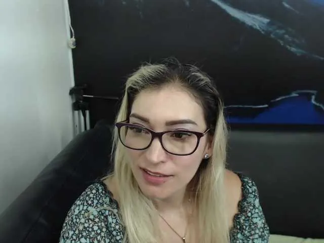 Live sex webcam photo for jeniferblanco #274061050