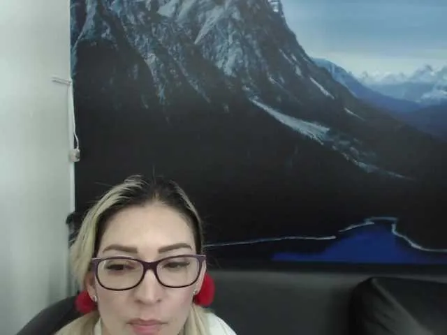 Live sex webcam photo for jeniferblanco #274099713