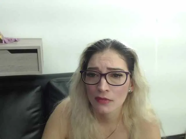 Live sex webcam photo for jeniferblanco #274157424