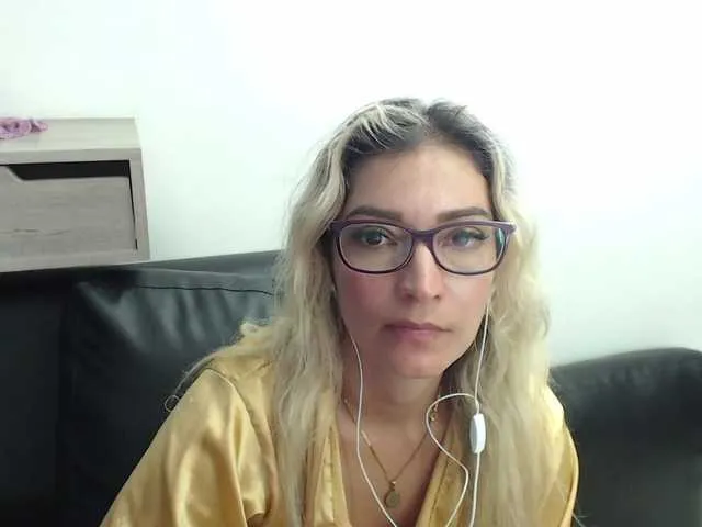 Live sex webcam photo for jeniferblanco #274264215