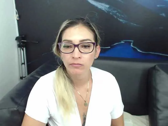 Live sex webcam photo for jeniferblanco #274314446