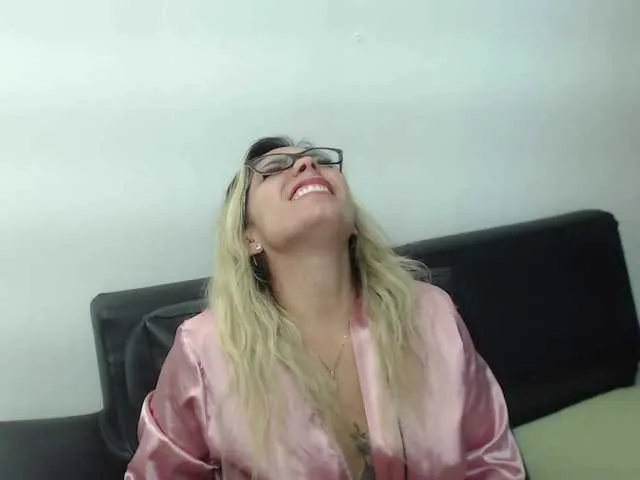 Live sex webcam photo for jeniferblanco #274476878