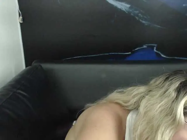 Live sex webcam photo for jeniferblanco #274580817